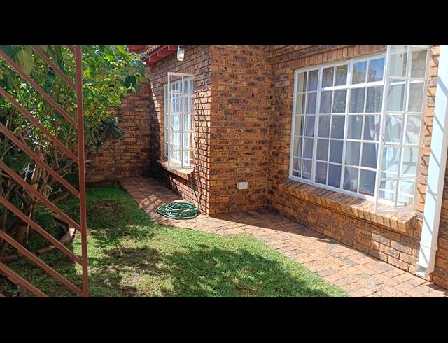 3 BEDROOM TOWNHOUSE FOR SALE IN BRACKENDOWNS